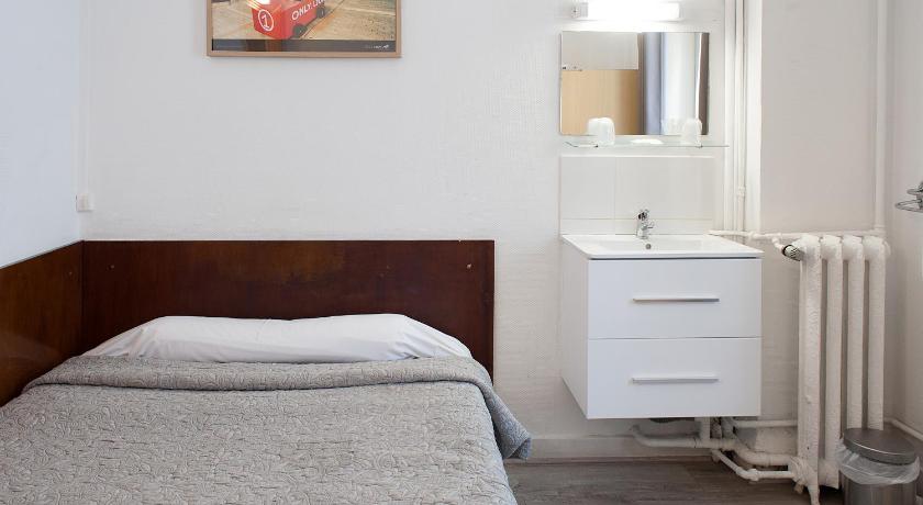 Image of Budget Double Room with Shared Shower and Toilet 3