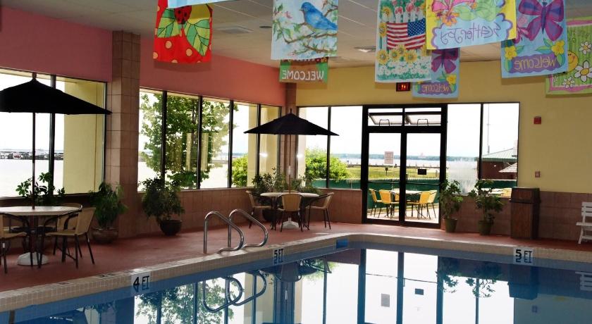 イーストタワス Tawas Bay Beach Resort & Conference Center 3つ星 宿泊施設 ロビー