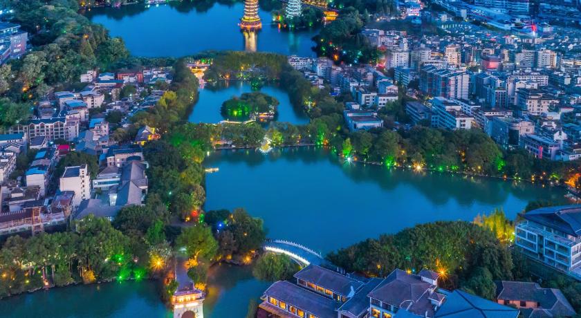 The White House Hotel Guilin-Two River and Four Lakes & Elephant Trunk Hill