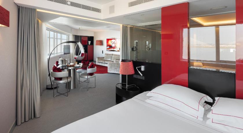 Image of Suite 1