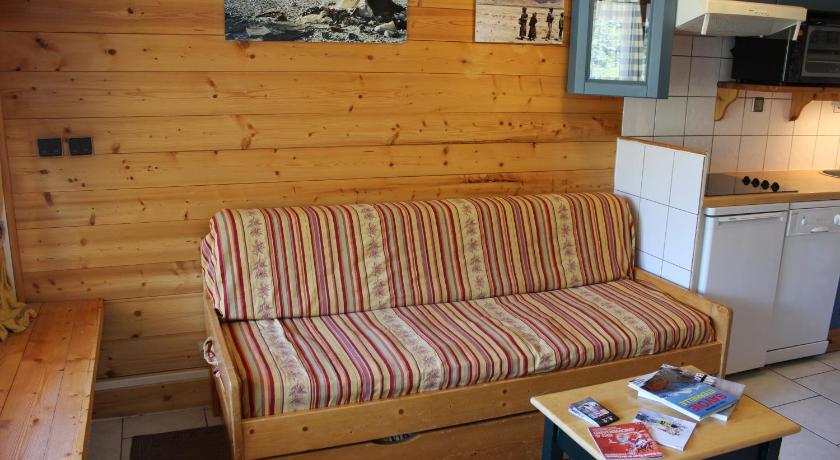 Image of Studio (3 Adults) 4