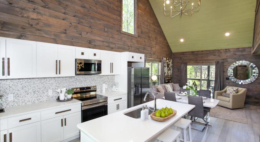 세비어빌 (TN) The Boujee Bear MTN View Hot Tub Foosball 4성급 숙소 객실