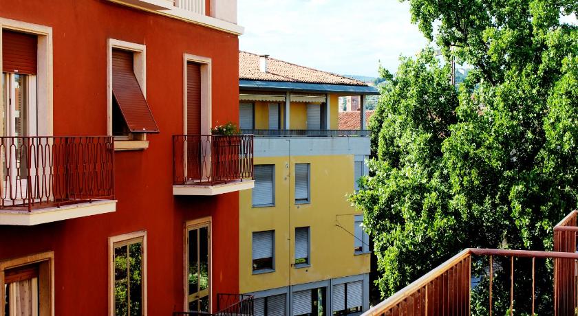 Verona Center photo