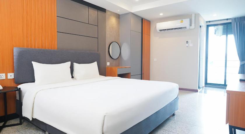 Image of 1-Bedroom Royal Suite 6