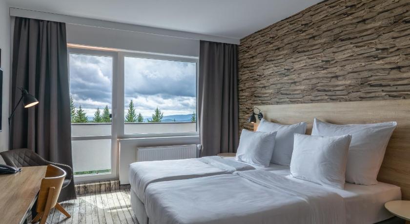 Image of Executive Double or Twin Room with Balcony 0