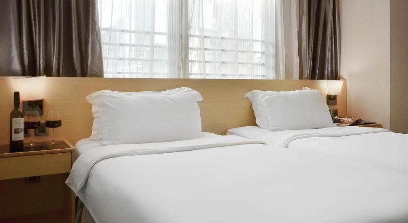Eco Tree Hotel Sheung Wan - image 2