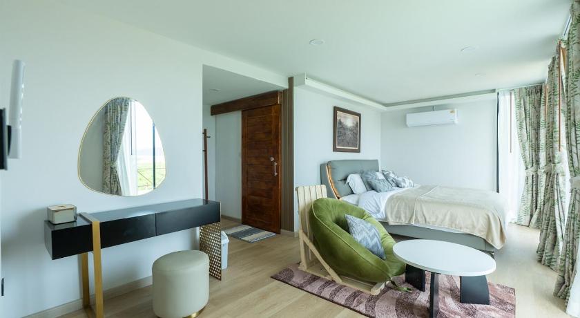 Image of Three-Bedroom Vacation Home 16