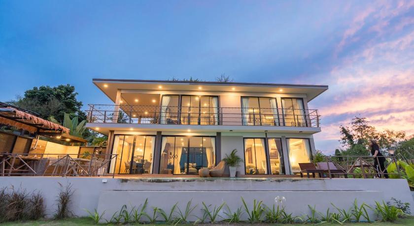 Image of Three-Bedroom Vacation Home 9
