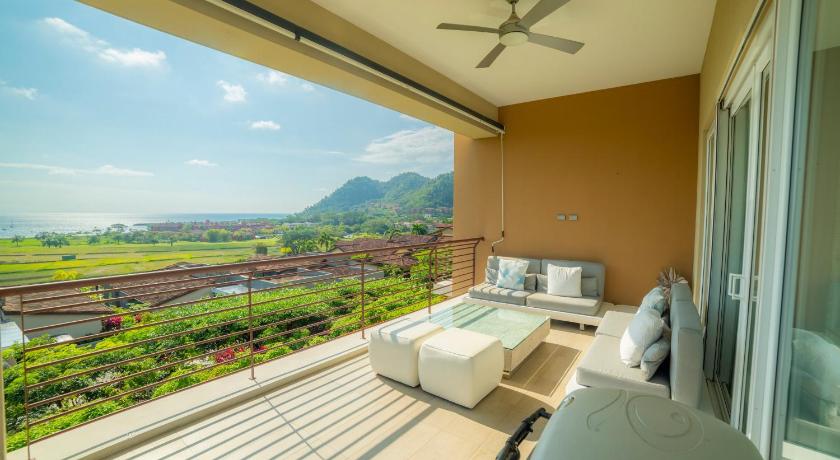 Miramar 5D 3 bdr Ocean View in Los Suenos