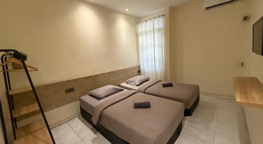 Image of Twin Shared Bathroom 1