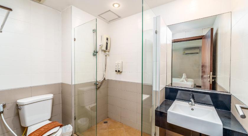 Image of Deluxe Double or Twin with Balcony 2