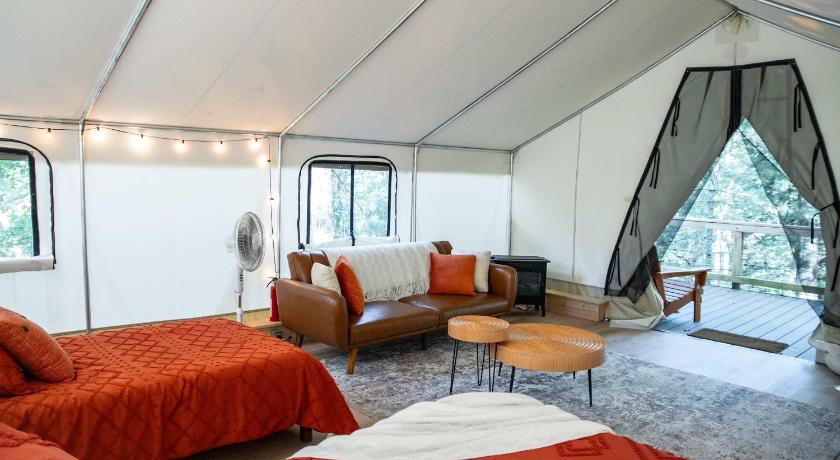 로저스 (KY) Robin's Nest-Lux Camping Tent in the Gorge 2성급 숙소 로비