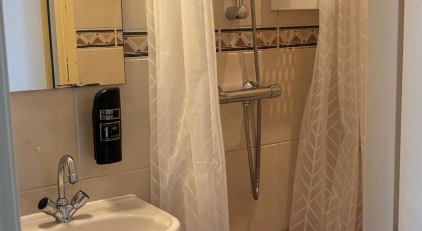 Image of Small Double Room 8