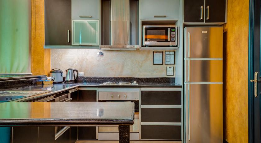 Image of 2 Bedroom Apartment with Garden 13