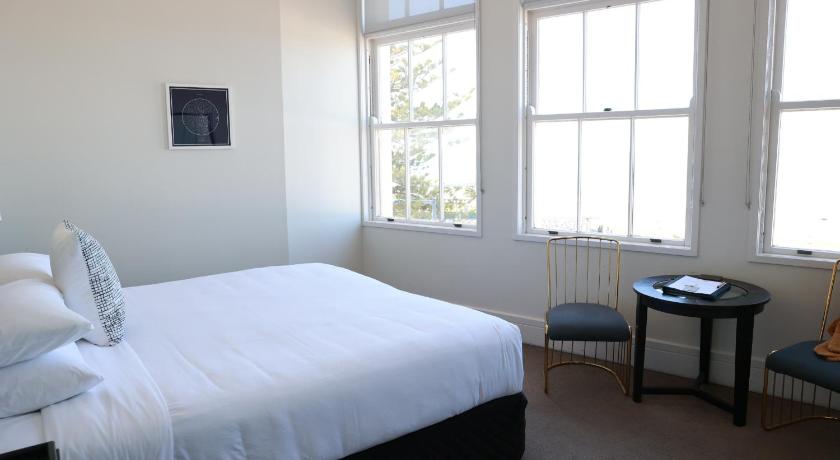 Image of King Room with Sea View 1