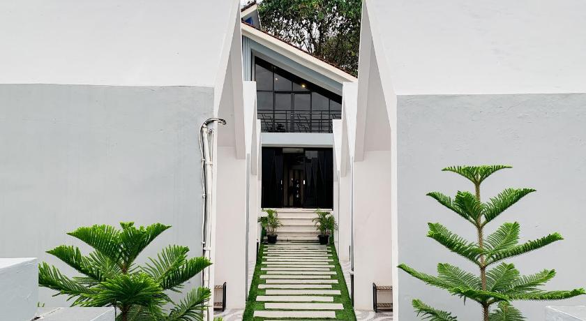 RedDoorz @ Villa Zea Sayangheulang Garut - image 8