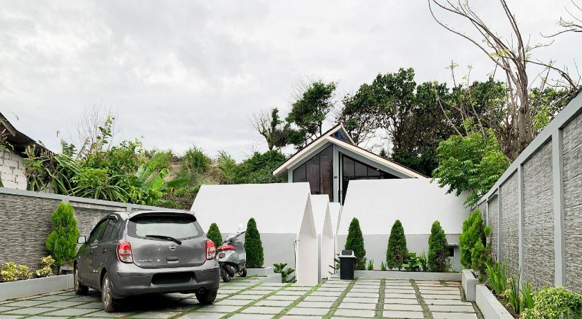 RedDoorz @ Villa Zea Sayangheulang Garut - image 13