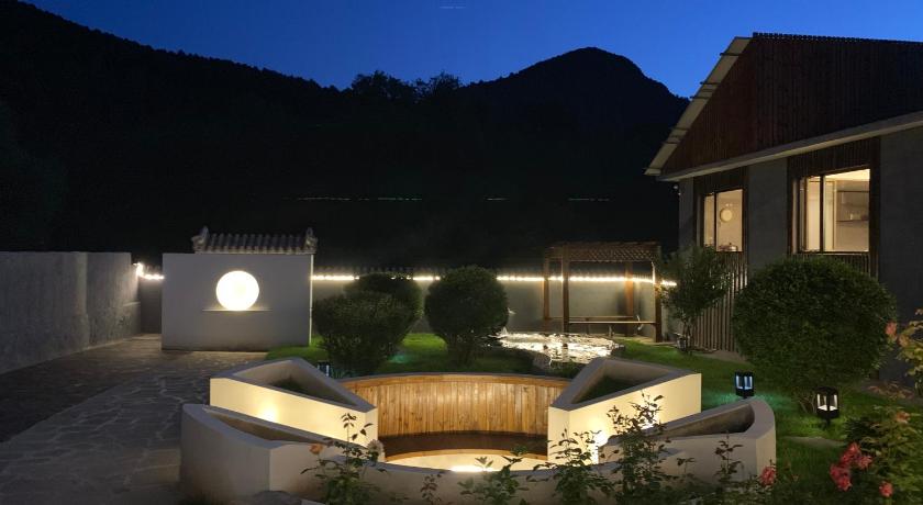 Chengde 承德Sunshinekeep叁时壹宿 Hotel pool