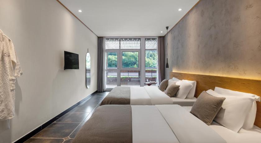 Chengde 承德Sunshinekeep叁时壹宿 Hotel view