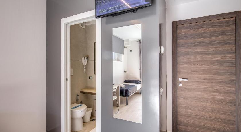 Image of Triple Room with Private Bathroom 14