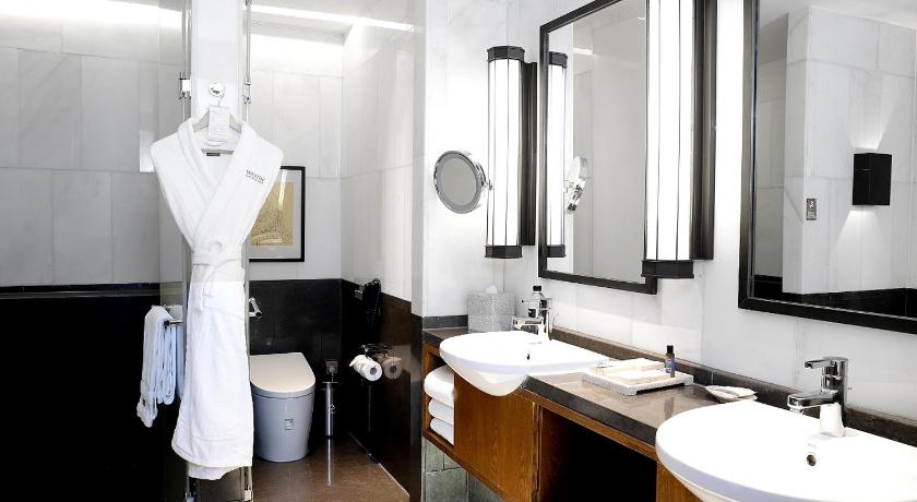 Image of Pagoda Suite, Club lounge access, 1 Bedroom Larger Suite 2
