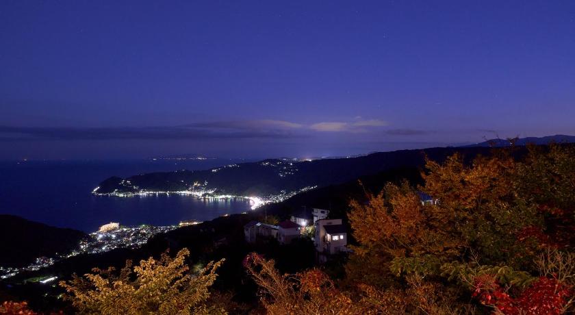 熱海 Suite Villa Atami Ocean House 4つ星 宿泊施設 プール