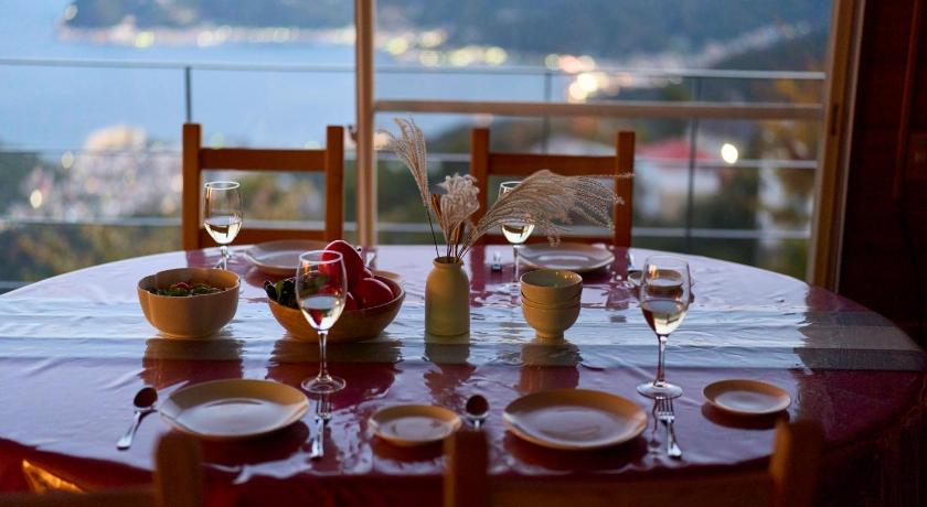 熱海 Suite Villa Atami Ocean House 4つ星 宿泊施設 レストラン