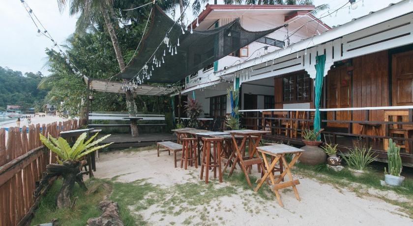 RedDoorz @ Tandikan Beach Cottages – El Nido, WI