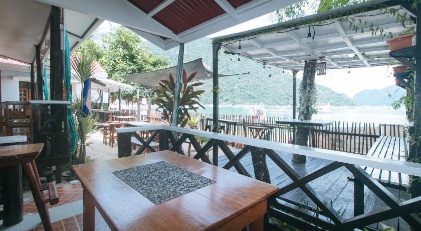 RedDoorz @ Tandikan Beach Cottages – El Nido, WI