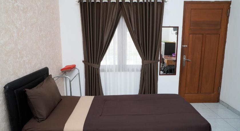 Loesje Guest House Syariah - image 12