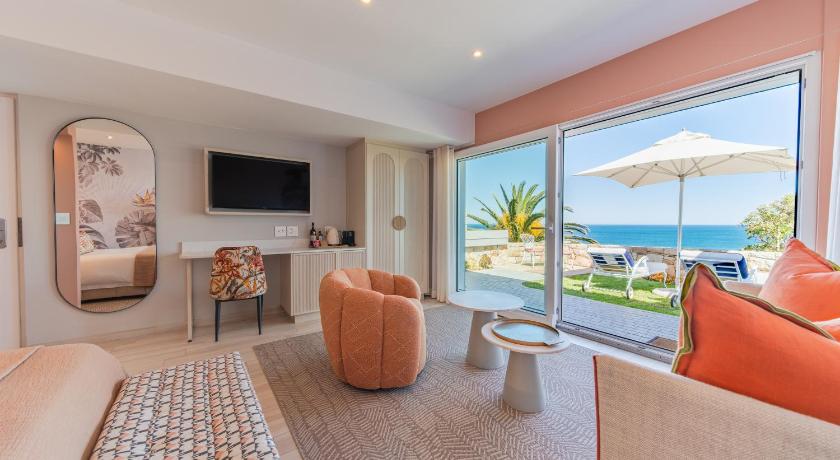 Image of Panorama King Suite with Sea View 12