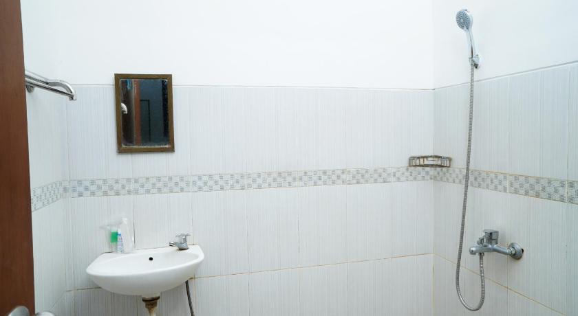 Loesje Guest House Syariah - image 15