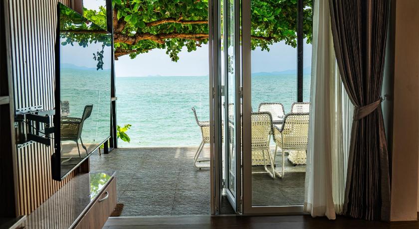 コ・サムイ The Strand Resort Samui 3つ星 ホテル 外観