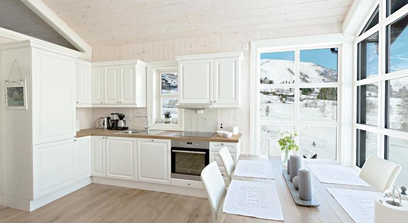 Stranda Fjellgrend 2 bedrooms and loft - 32B