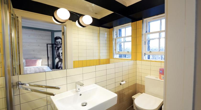 Image of King or Twin Ensuite room 8