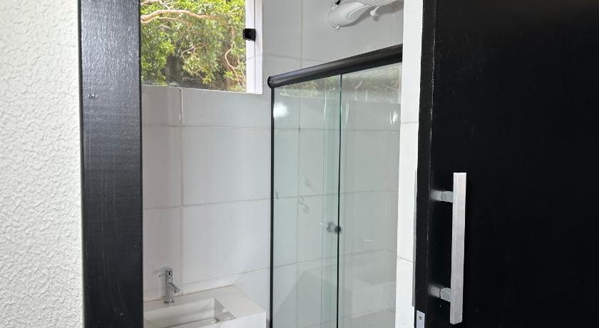 Image of Family Room with Shared Bathroom 9