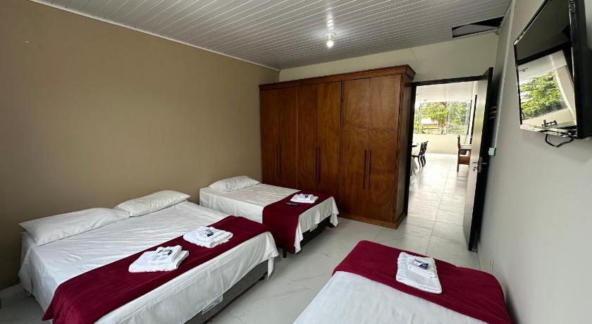 Image of Family Room with Shared Bathroom 7