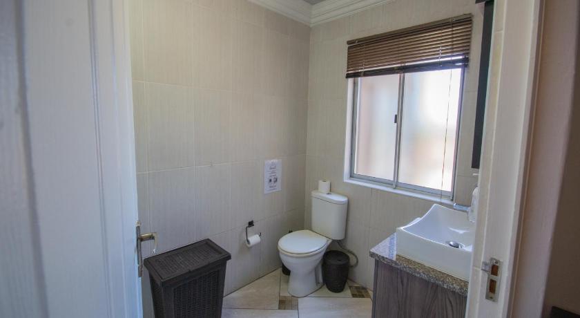 Image of Double Room with Garden View 9