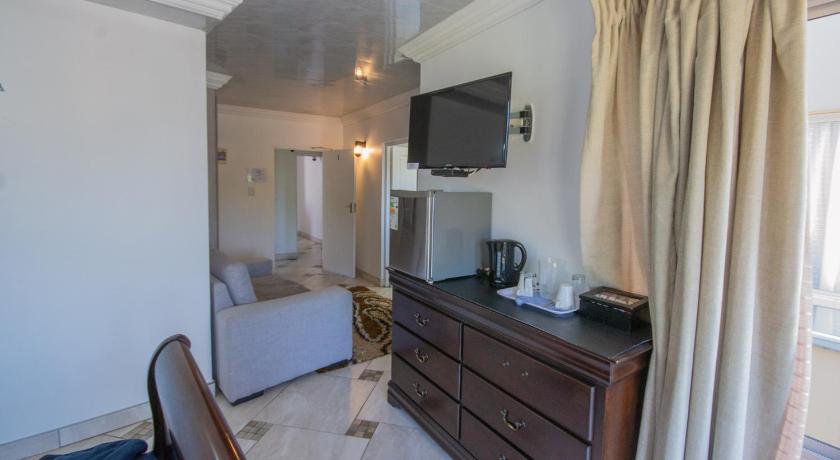 Image of Double Room with Garden View 3