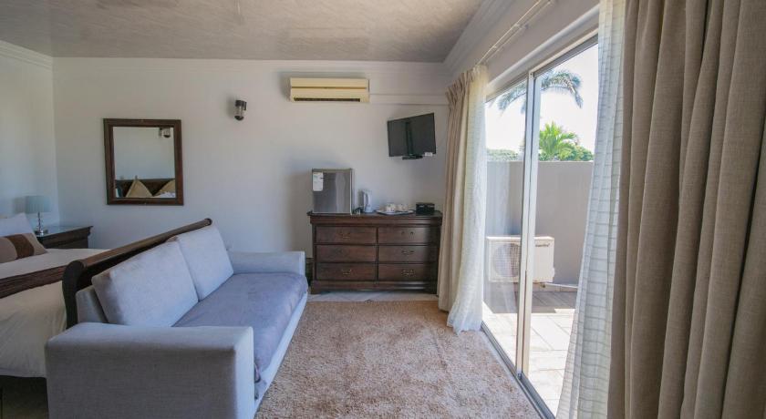 Image of Family Room with Ocean View 4