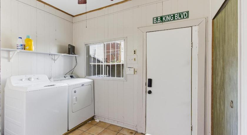 Memphis (TN) Historic Midtown Apartment 4-Star Accommodation suite