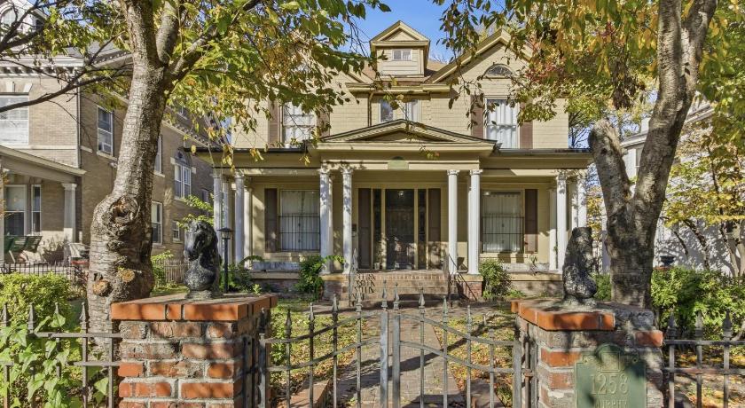 Memphis (TN) Historic Midtown Apartment 4-Star Accommodation view