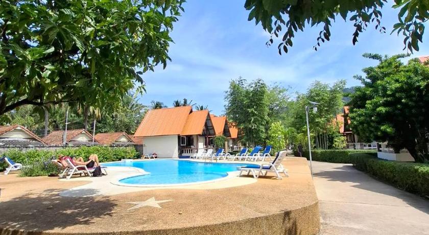Image of Deluxe Bungalow Garden 3