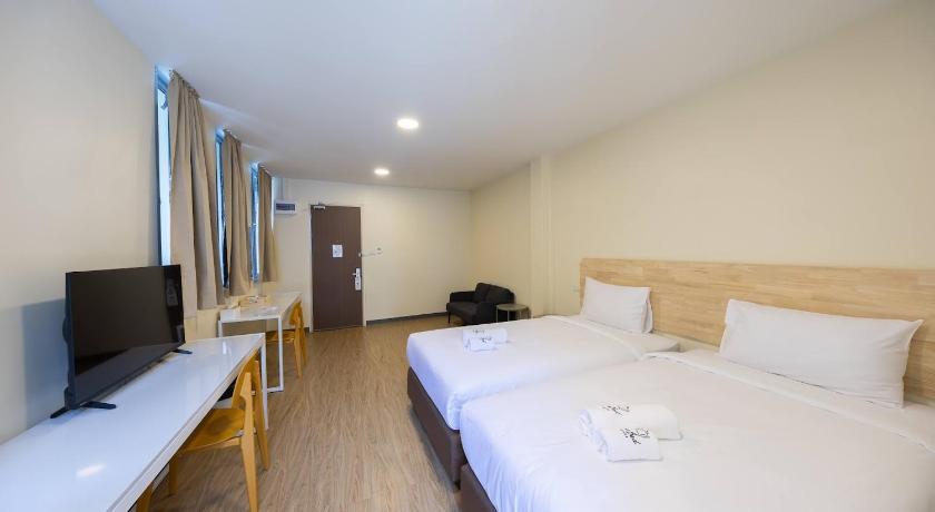 Image of Large Twin Room 0