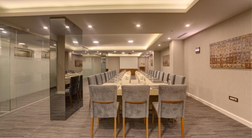 The Menord Hotel - image 2