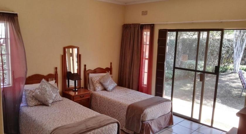 Image of Standard Twin Room with Garden View 0