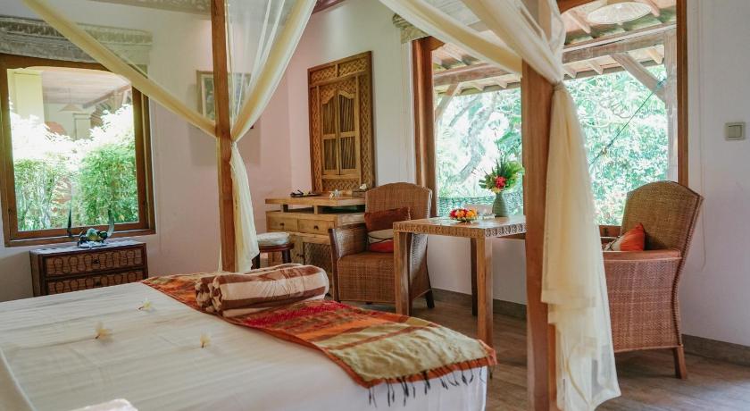 Image of Cottage with Garden View 0
