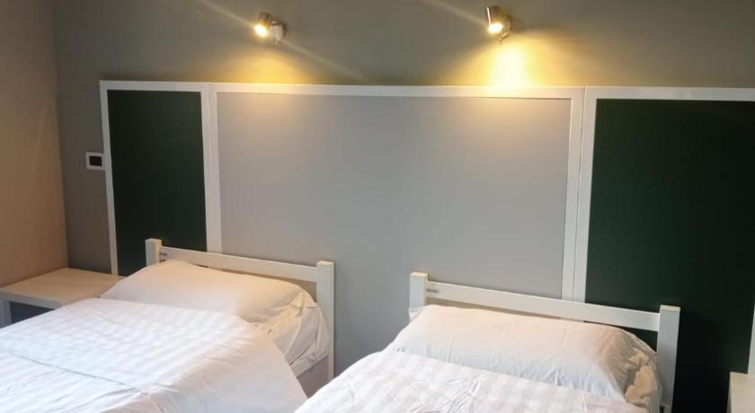 Image of Single Bed in Mixed Dormitory Room 0