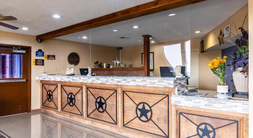 본 (TX) Boerne Inn and Suites 3성급 숙소 로비
