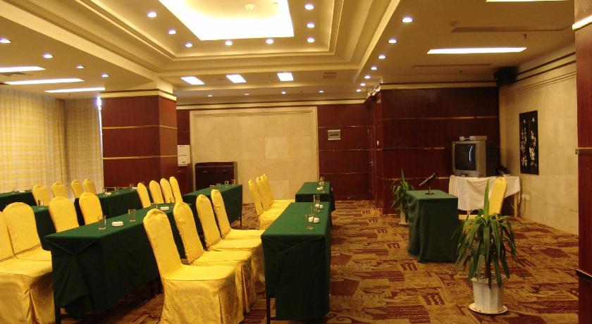 Golden Spring Hotel - image 38
